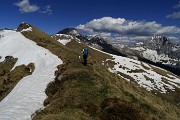 82 In saliscendi verso il Passo degli Omin i